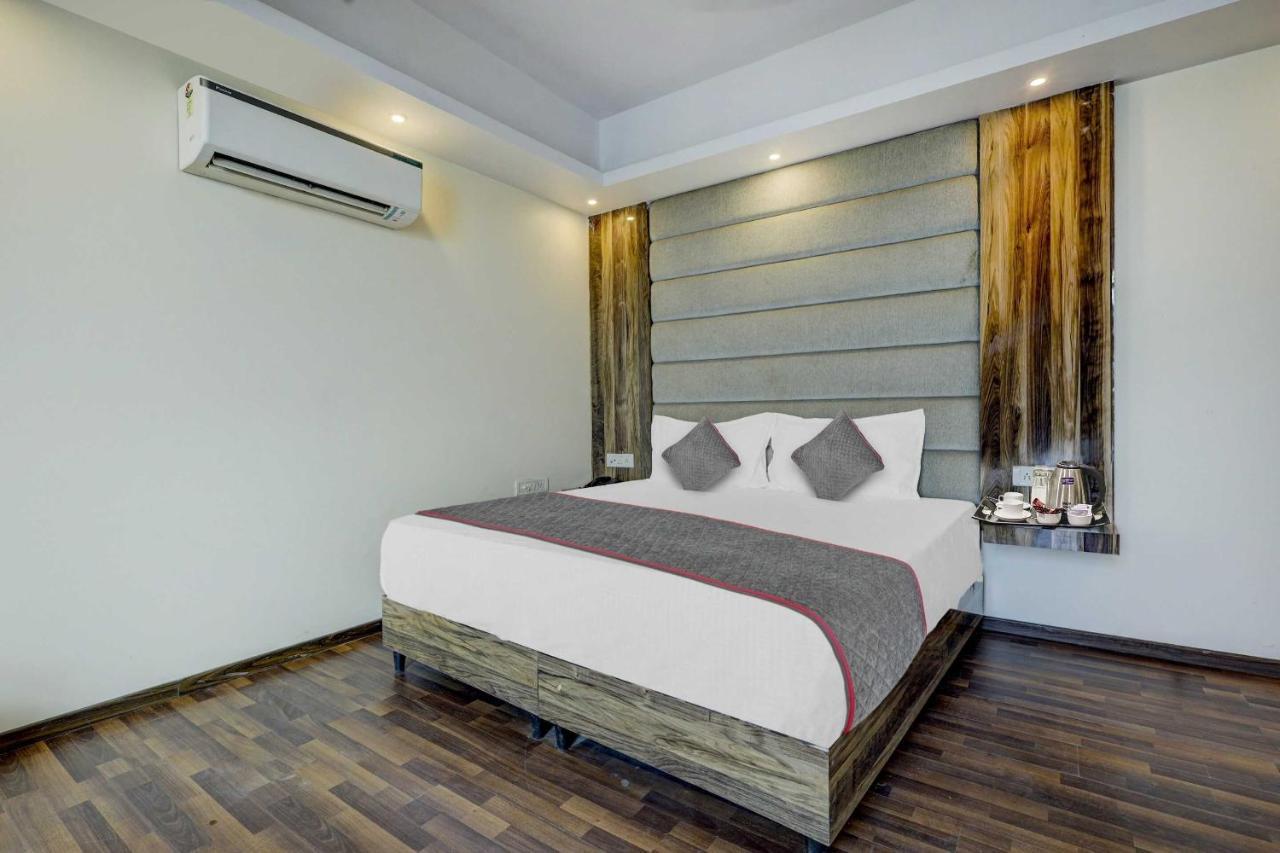 Townhouse Golden King Hotel New Delhi Exterior photo