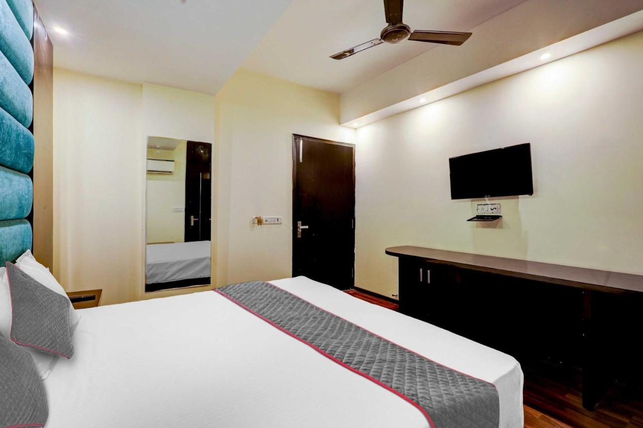 Townhouse Golden King Hotel New Delhi Exterior photo