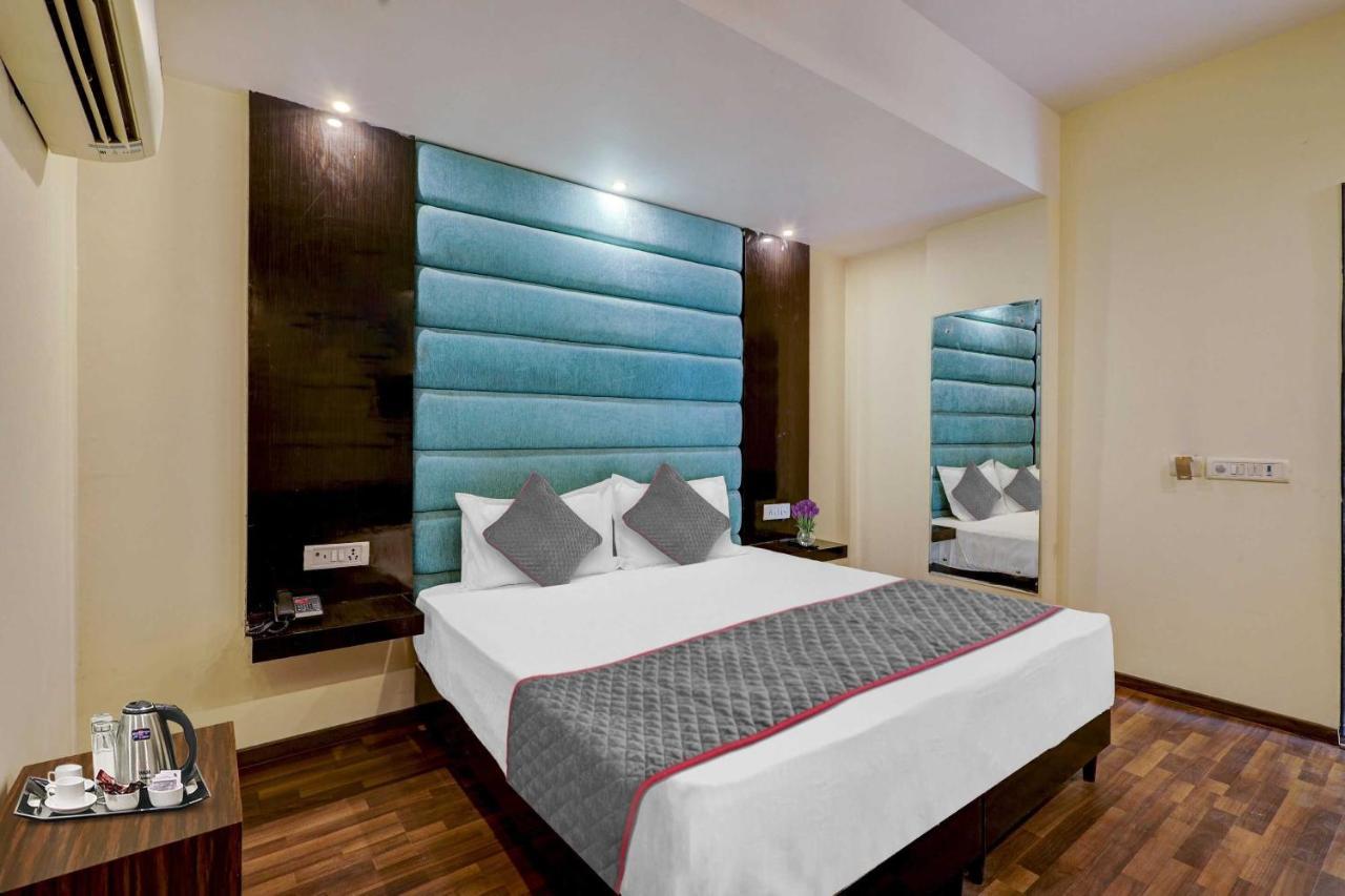 Townhouse Golden King Hotel New Delhi Exterior photo